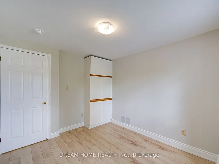 25 Yongehurst Rd — Photo 26