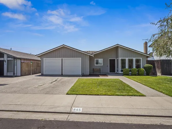 845 Siskiyou Ln, Manteca, CA 95336