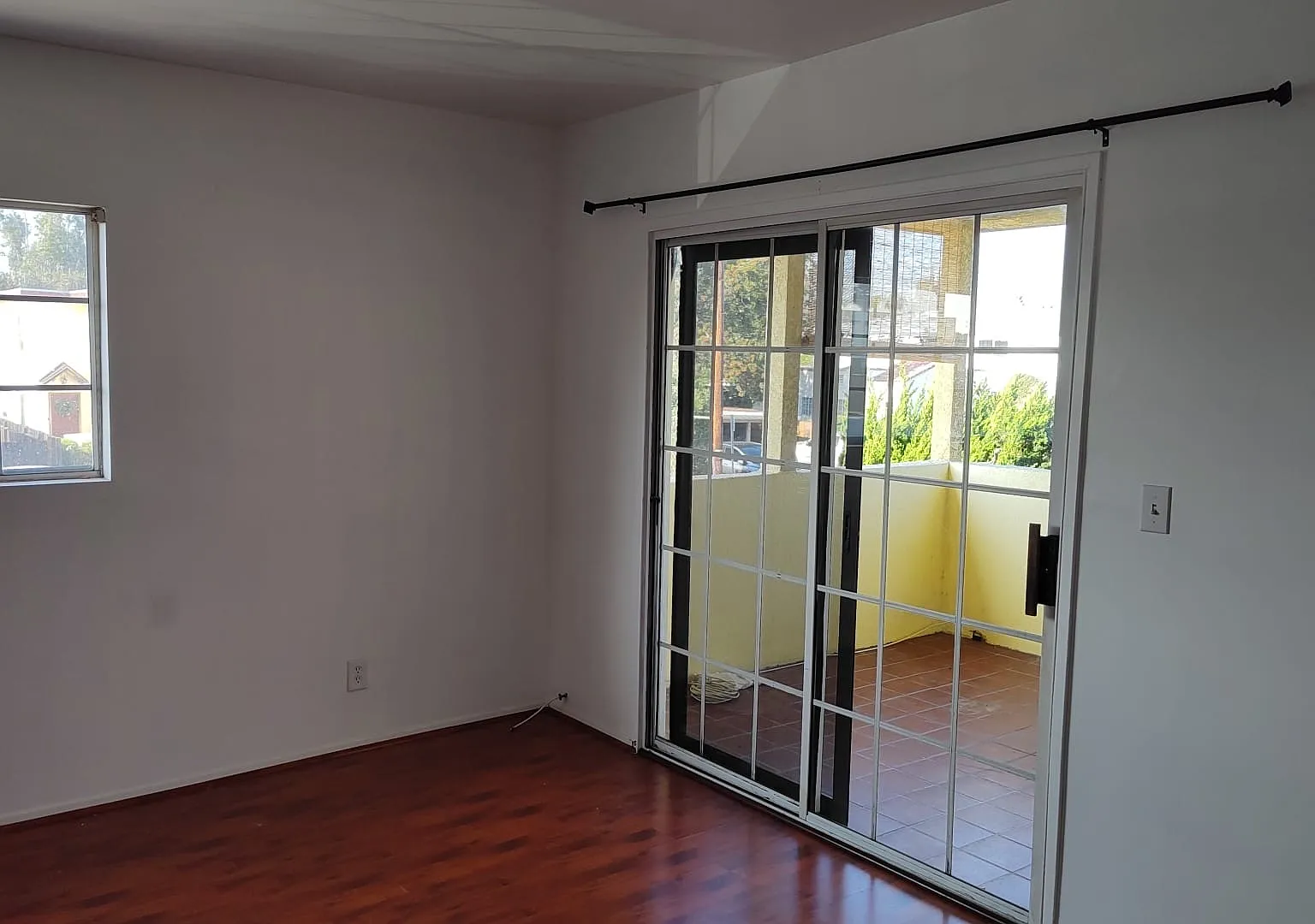 3 bed, 1.5 bath, 1500 sqft, $3,975 — Photo 3