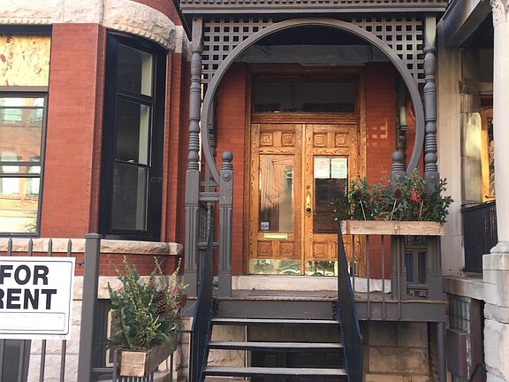 2nd image of 419 W Belden Ave