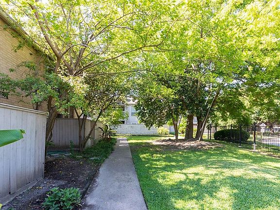 2nd image of 9547 Pagewood Ln #9547