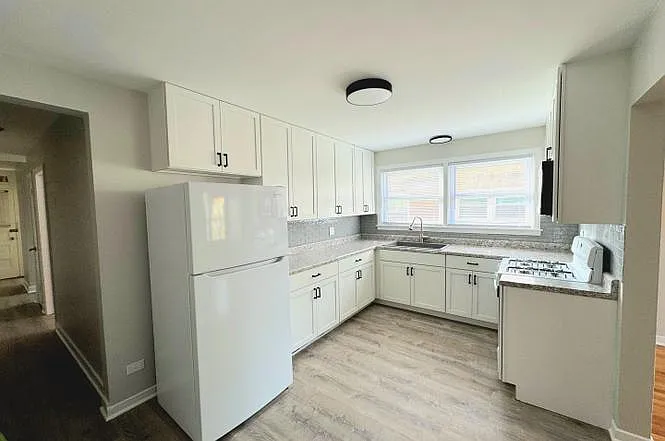 2 bed, 1200 sqft, $2,150 — Photo 3