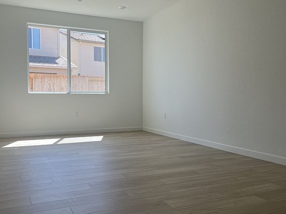 4th image of 2066 Cornflower St