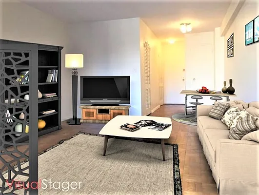 Rented by R New York | media 21