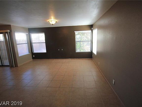 5th image of 84 Sirnoble St