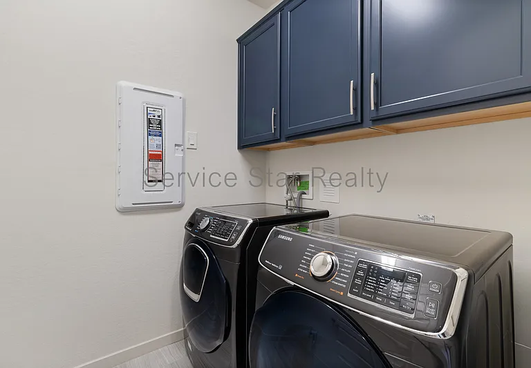 3407 E Louise Dr — Photo 10