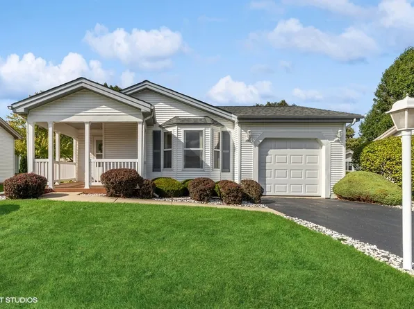 2806 Polo Ct, Grayslake, IL 60030