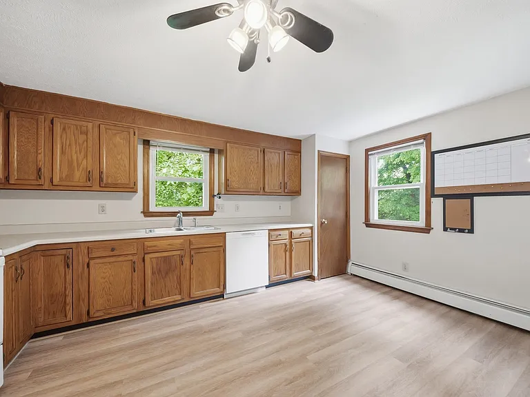 33 Elwood Ave #B — Photo 14