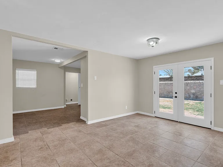 404 Rocca Ln — Photo 6