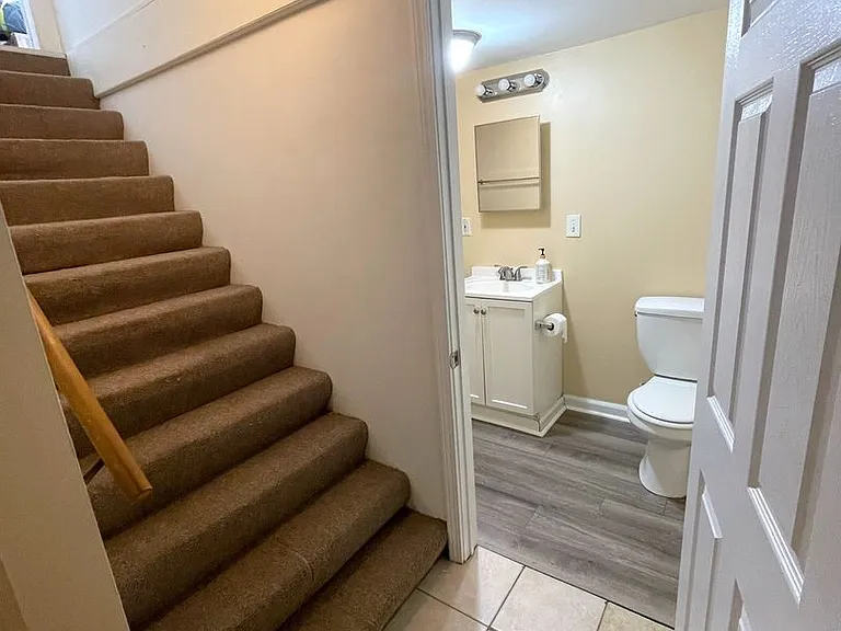 734 N River St — Photo 3