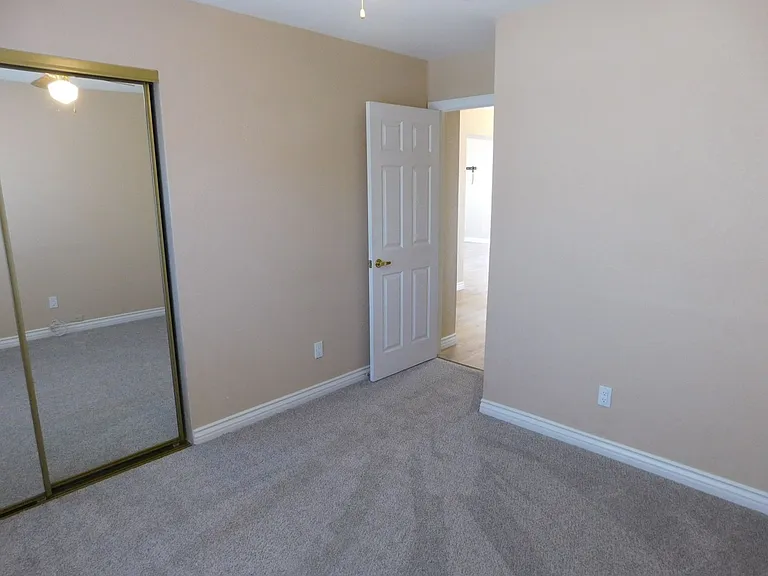 400 Opal Dr — Photo 9