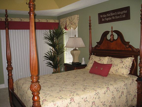 4th image of 872 Folkstone Way