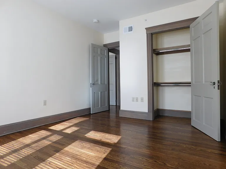 32 Dennison St — Photo 13