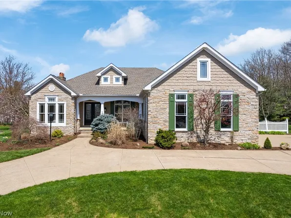 1587 Chadford Gate SE, North Canton, OH 44709