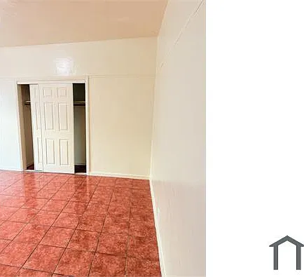 Studio, $2,000 — Photo 4