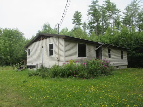 247 River Road, Detroit, ME 04929