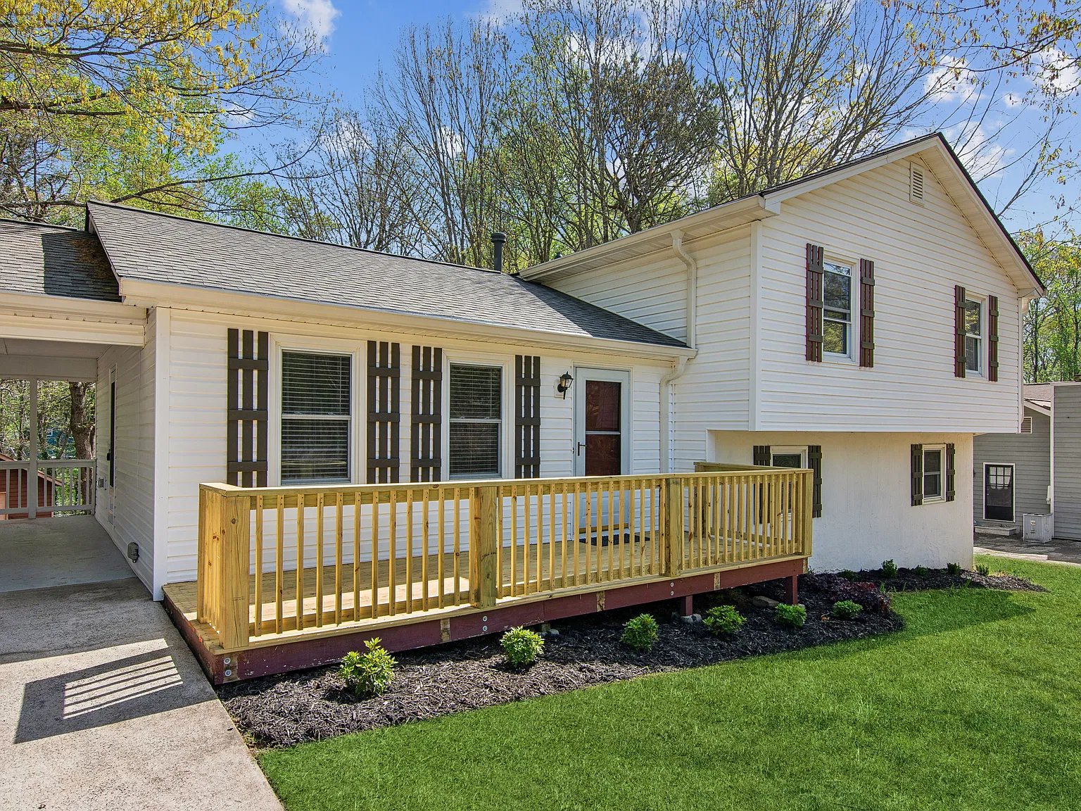 Charming Split-Level Home in Prime Lawrenceville Location — Photo 4