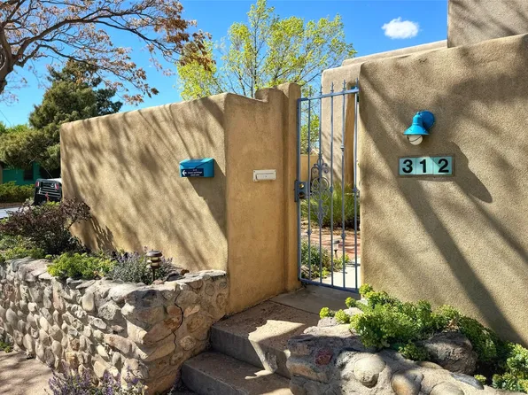 312A Lomita St, Santa Fe, NM 87505