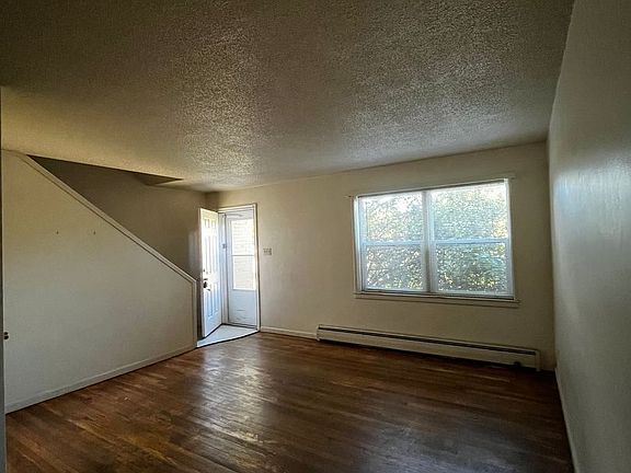 2nd image of 1415 W 4th Ave