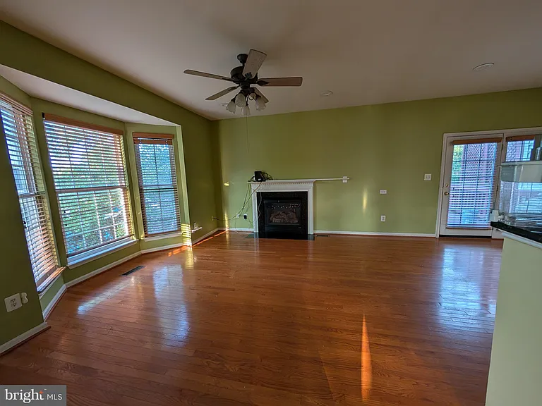22611 Welborne Manor Sq — Photo 41