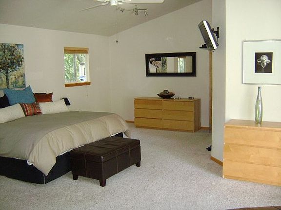 4th image of 24825 Quincy Ave