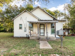 1014 Trinity St, Cleburne, TX 76031