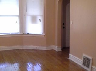 10521 S La Salle St, Chicago, IL 60628