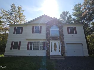 6548 Laurel Hollow Dr, Tobyhanna, PA