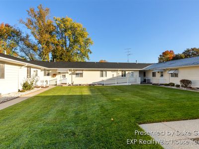 5671 Leisure South Dr SE, Kentwood, MI, 49548