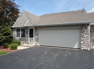 458 Stonehaven Ct, Milan, MI 48160