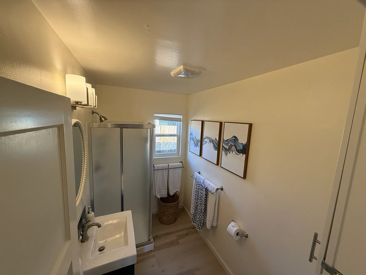 2 bed, 850 sqft, $6,850 — Photo 2