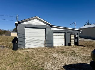 69 Old Harrison Ferry Rd, McMinnville, TN 37110