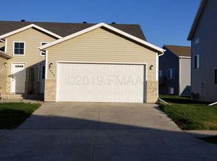 5923 59th St S, Fargo, ND 58104
