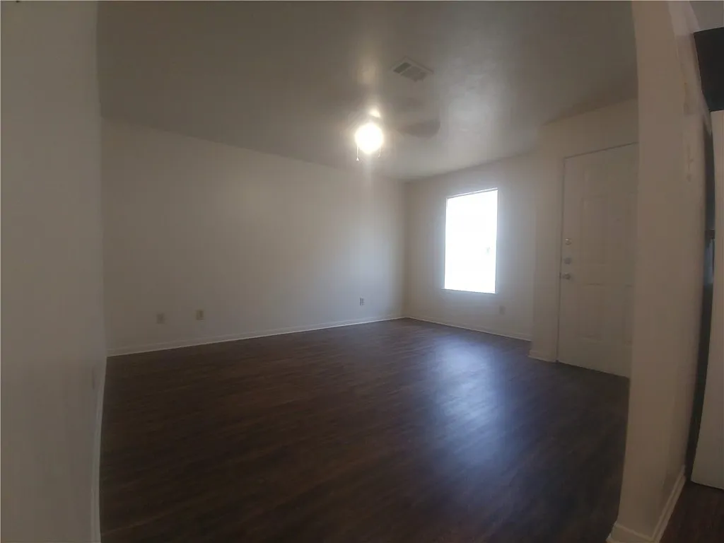 Building Photo - 703 San Saba Dr