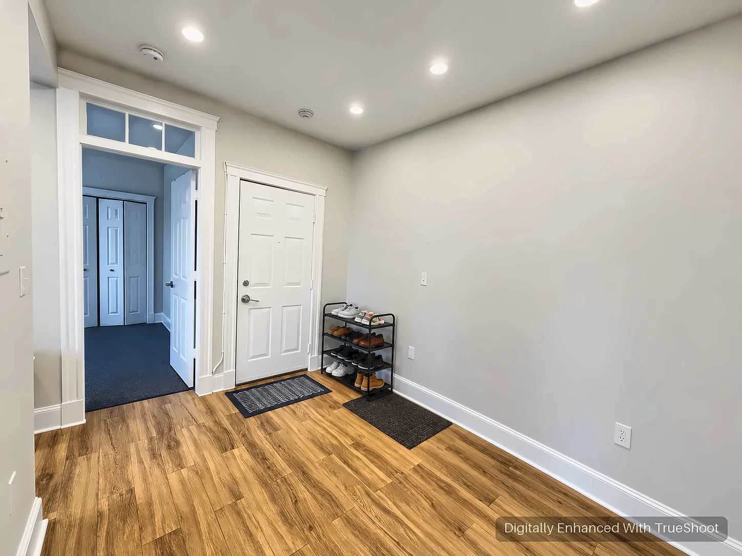 2 bed, 800 sqft, $3,200 — Photo 2