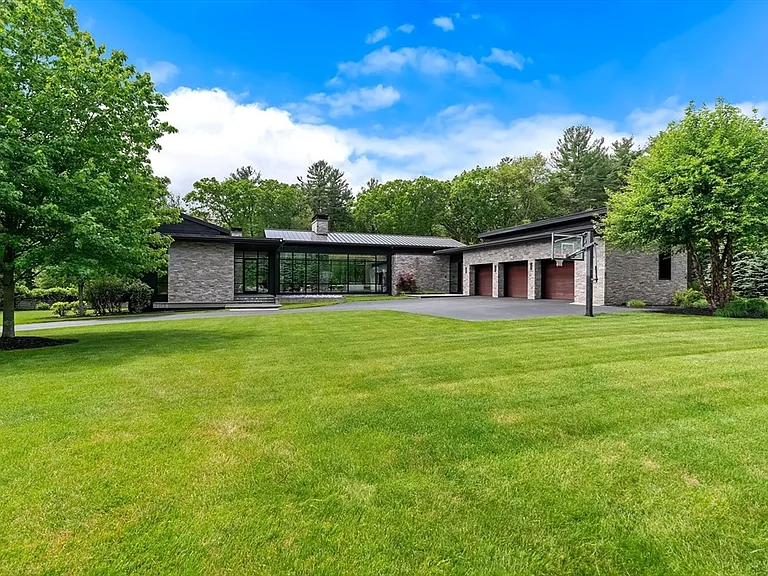 63 Sylvan Ln — Photo 2