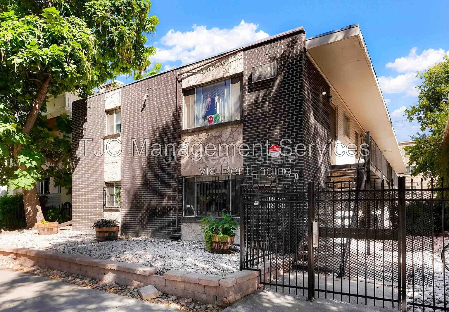 2 bed, 1.0 bath, 725 sqft, $1,285 — Photo 1