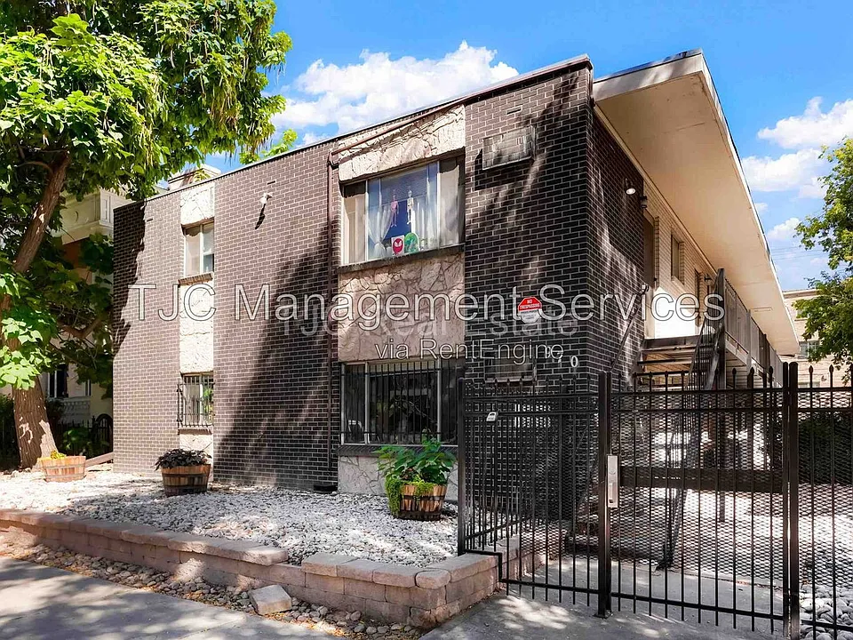 970 N Downing St #8