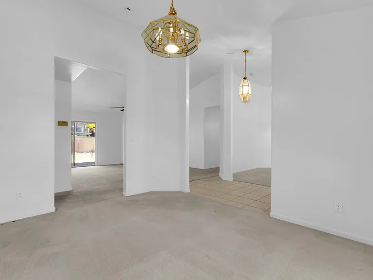 11079 N Mountain Breeze Dr — Photo 4