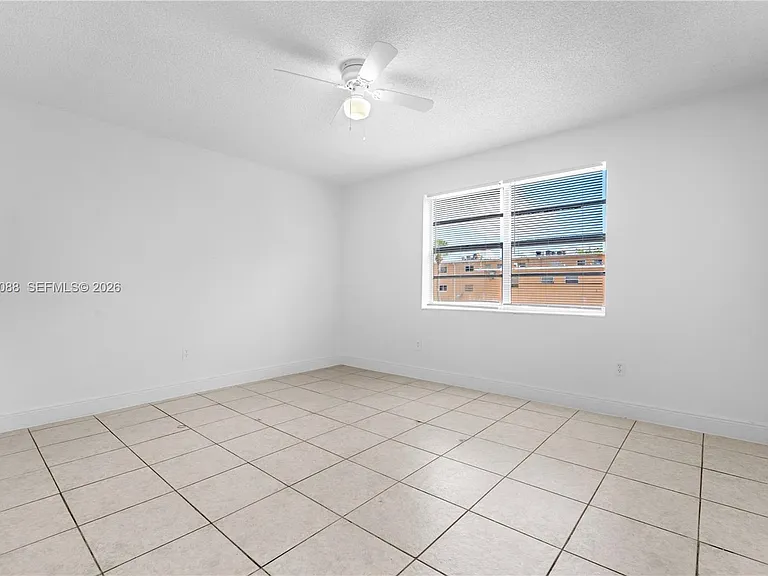 1305 W 53rd St #420 — Photo 16