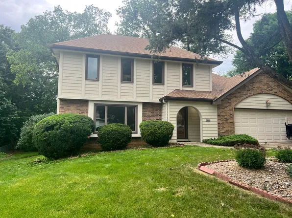 816 45th St, West Des Moines, IA 50265