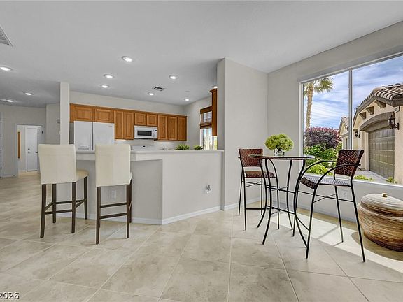 5th image of 5463 Progresso St