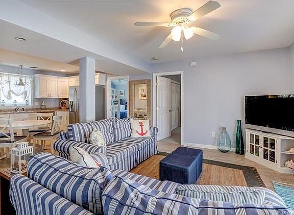 4th image of 5811 Long Beach Blvd #1