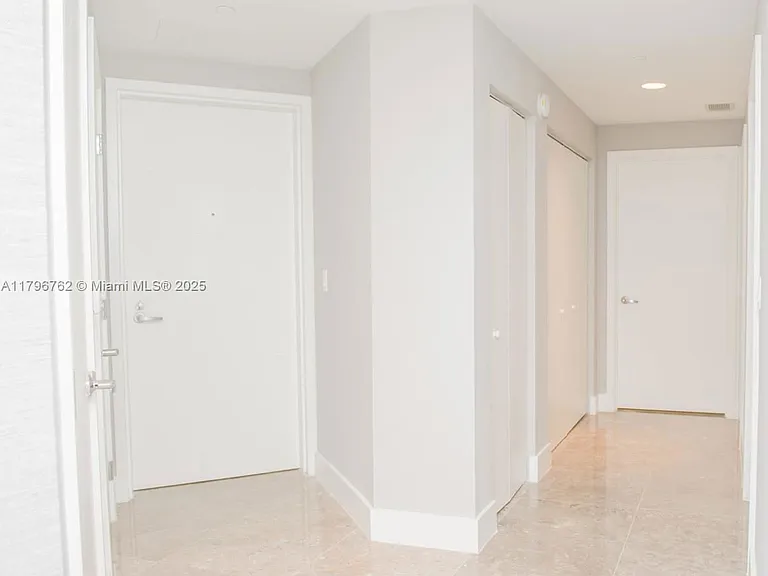 16385 Biscayne Blvd #2615 — Photo 41