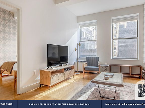4th image of 67 Wall St APT 13B