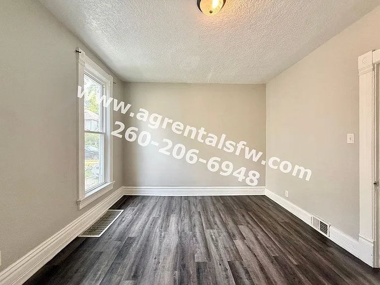 915 Lincoln Ave — Photo 8