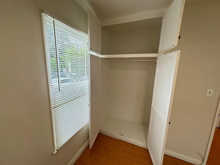 835 Bay St #1 — Photo 39