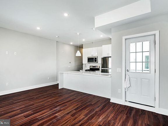 4th image of 1527 Ridge Ave #3A