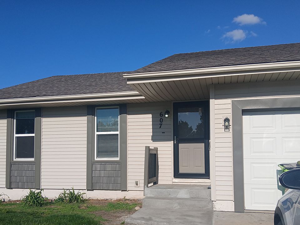 607 SILVER MAPLE DR