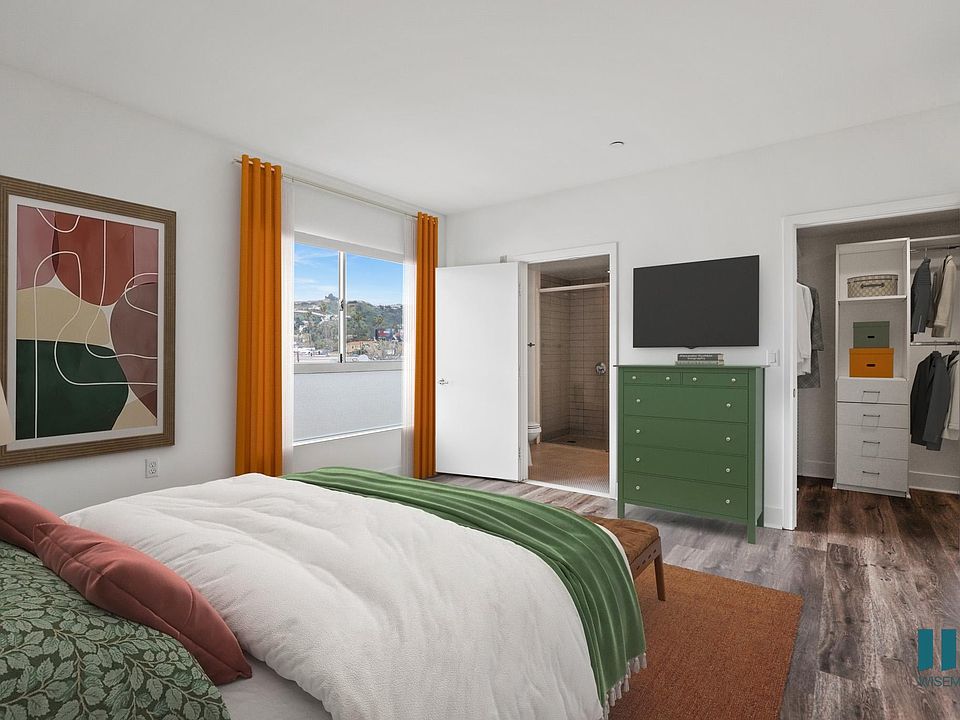 1st image of 1439 N Poinsettia Pl APT 306